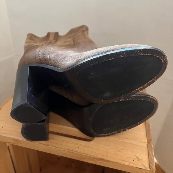 Kate Spade New York Size 9 Tobacco Brown Baise Suede Pull On Heeled Ankle Boots - Picture 13 of 16